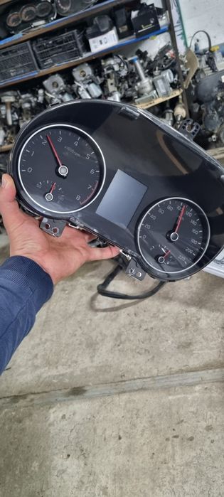 Продам приборную панель Kia Rio 4