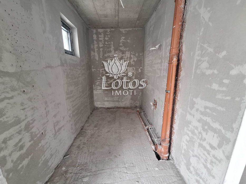 Двуетажна къща на 10км.от гр.Пловдив