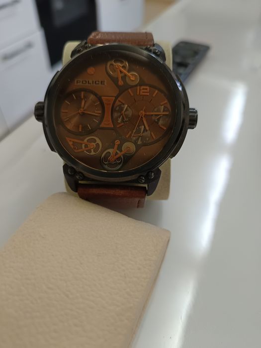Ceasuri POLICE două culori maro și roșu