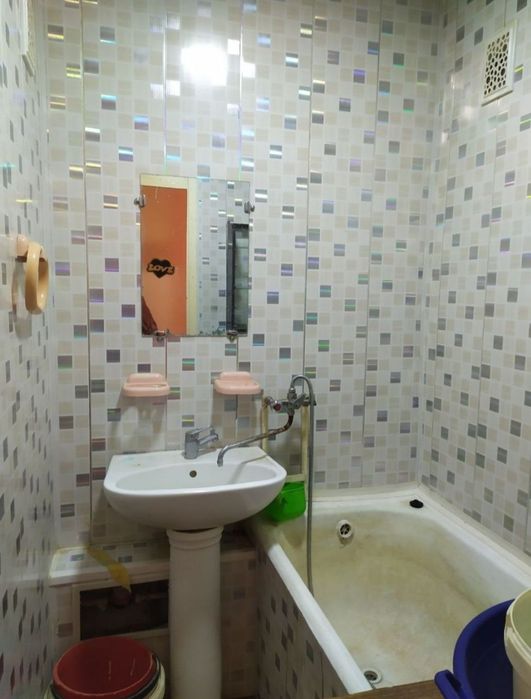 Ijaraga kvartira beriladi Marxaboda 2 xona 5 etaj