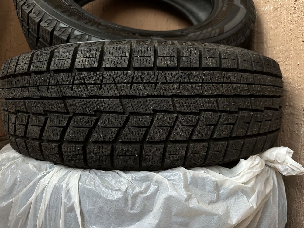 Yokohama Ice Guard IG60 215/60 R17 96Q без шипов