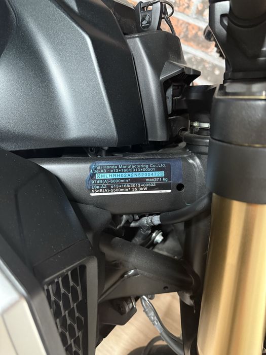 Honda cb650r ca noua 2450km
