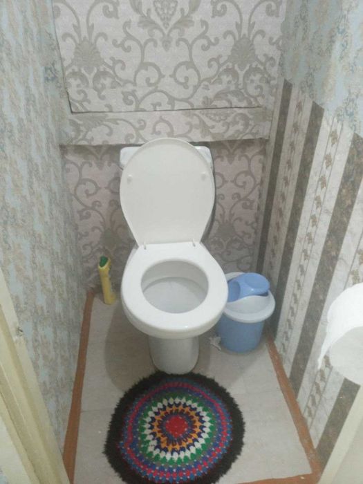 Bir xonali kvartira 2 xona qilingan, 4 etajli uyning 4- etaji