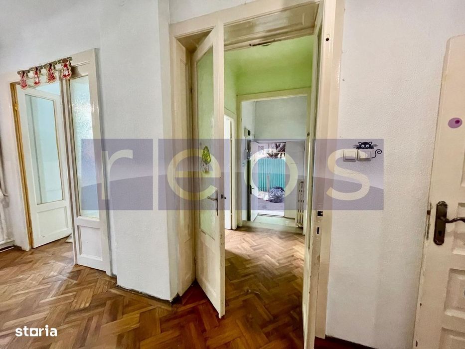 Vanzare Vila Interbelica Vatra Luminoasa Necesita Renovare Curte Propr