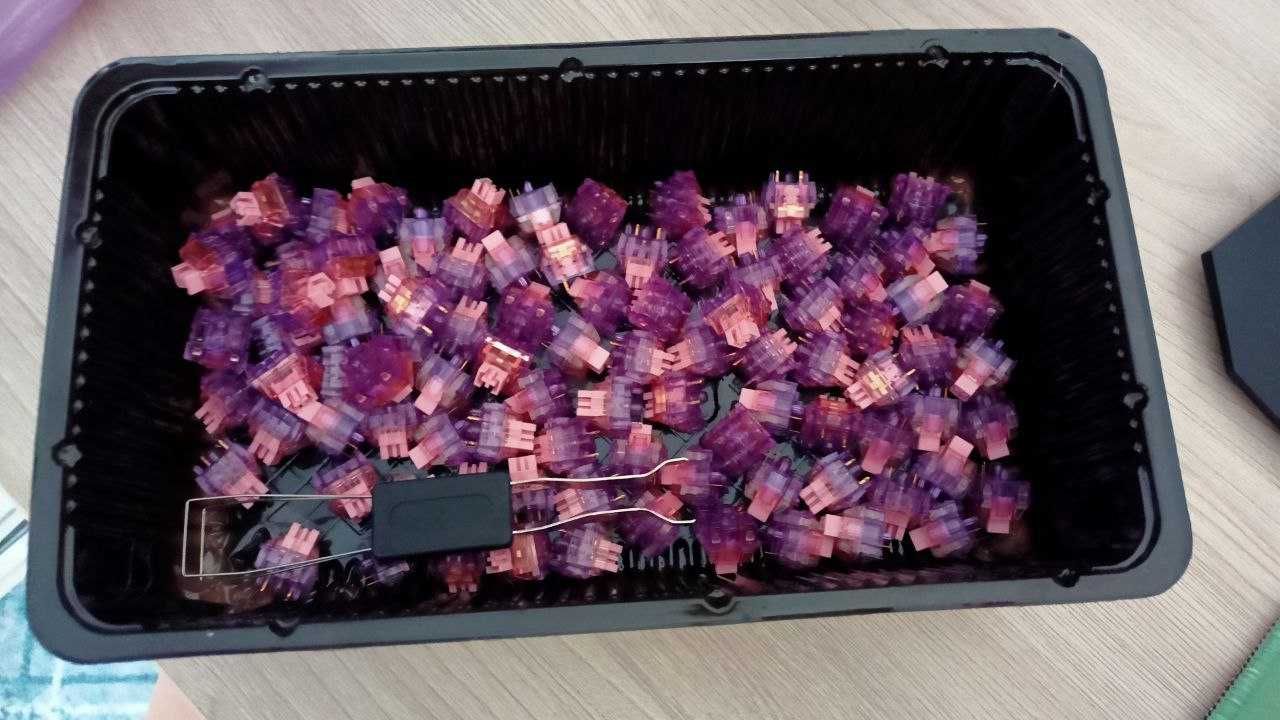 Свитчи для клавиатуры EPOMAKER Flamingo Switch (95 свитчей)