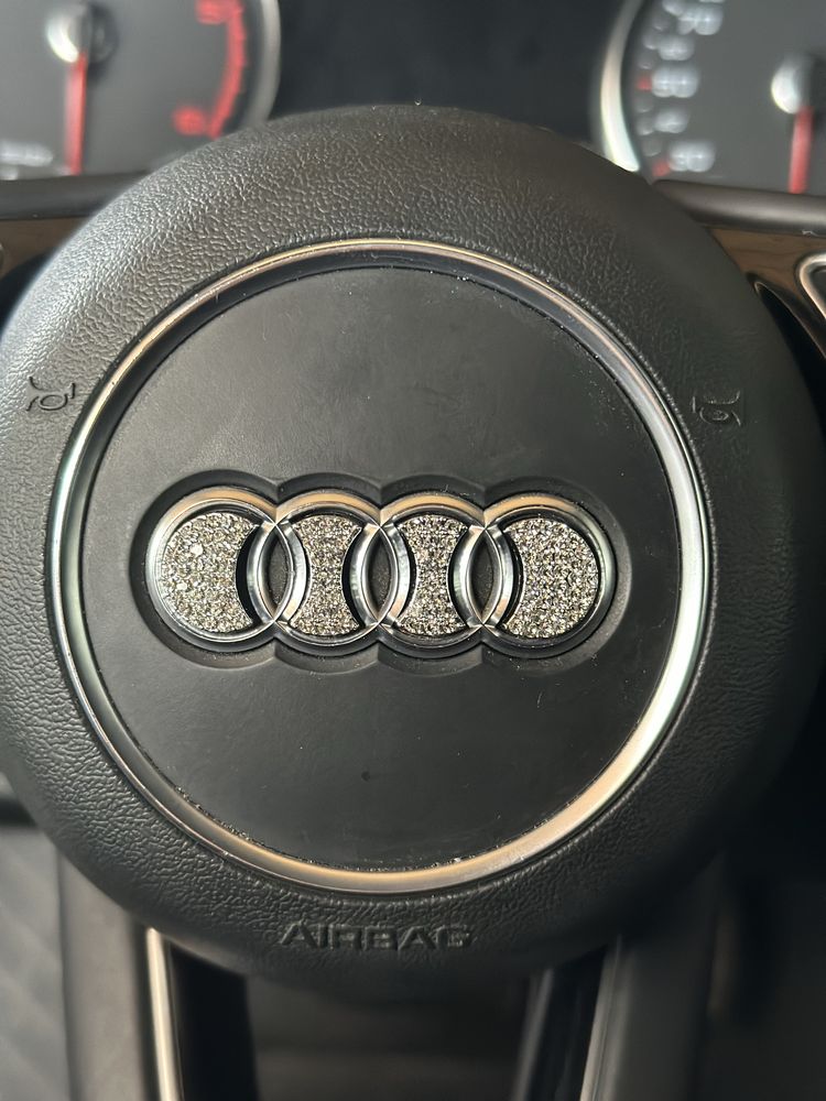 Ornamente sigla Audi diamante