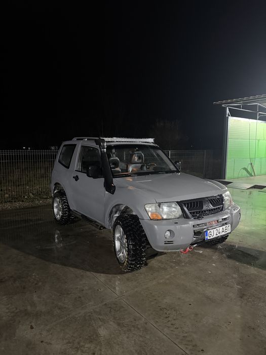 Vand mitshubisi pajero mk3 cu motor m57 rog a se citi descrerea