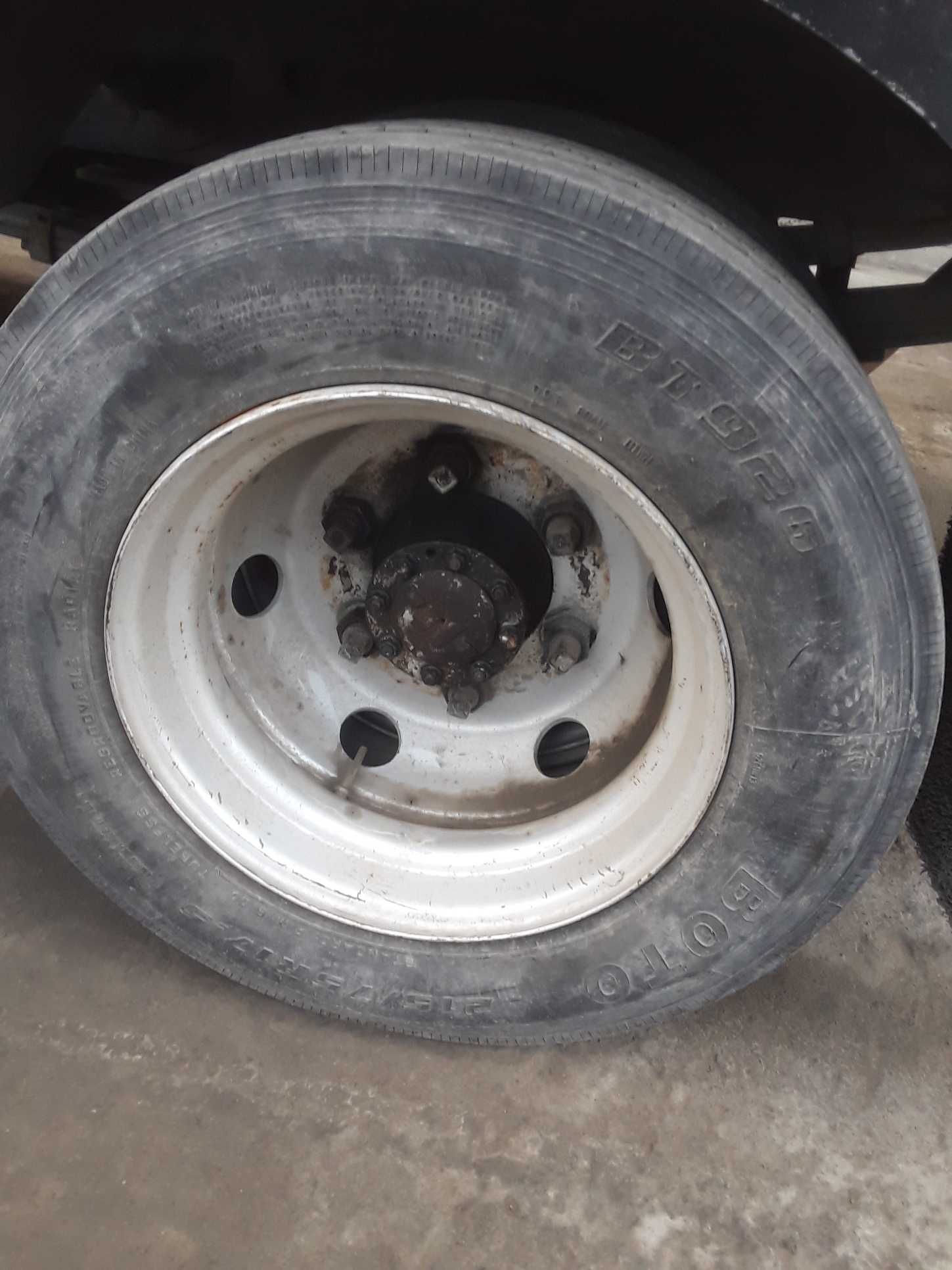 Isuzu balon R17.5 215