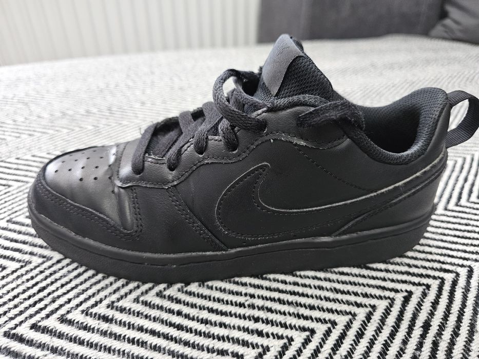 Adidași Nike marimea 35