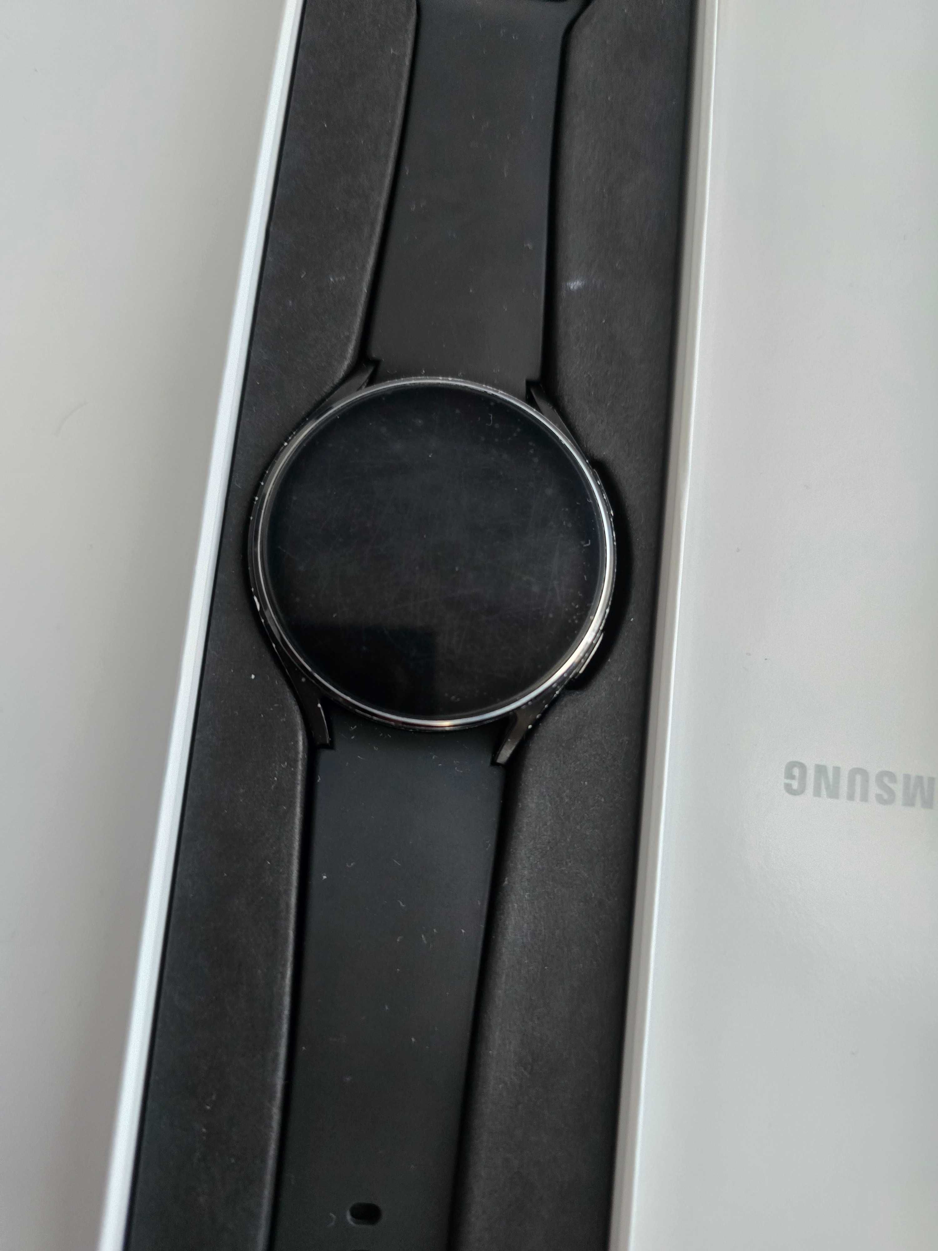 Смарт часовник самсунг  galaxy watch 4 44мм