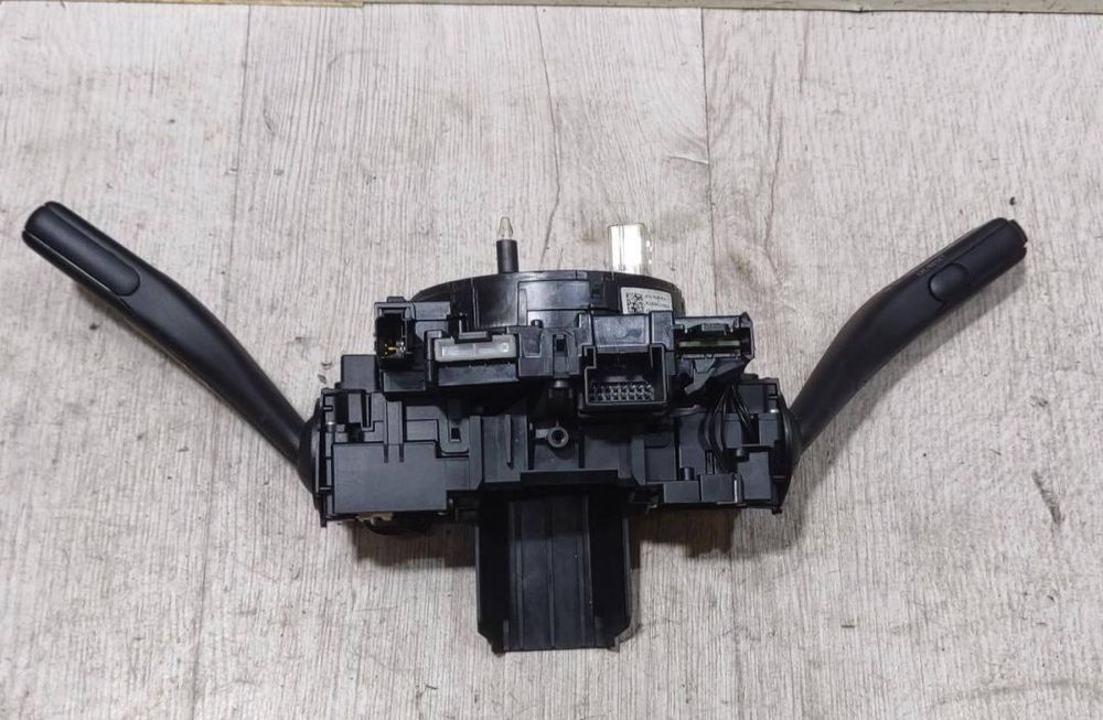 Skoda Octavia A5 2012 Подрулевой переключатель  в сборе со шлейфом