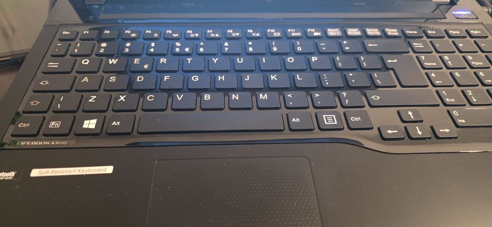 Laptop Fujitsu AH552 - stare excelenta