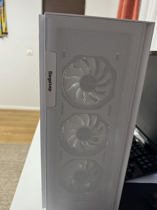 Vand pc gaming in stare excelenta