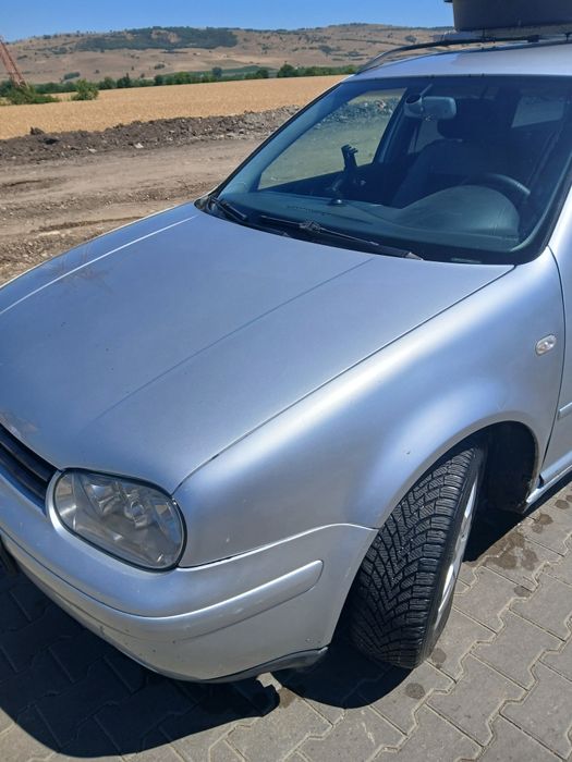 Vând glof 4 19 dizel an 2005  masina personala arata și merge bine