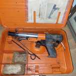 pistol implantat bolturi model 1982 uzat