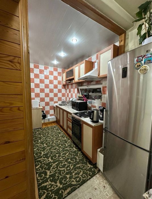 Хамза метро.  4комн. Кирпич.  75м2.  Чистая