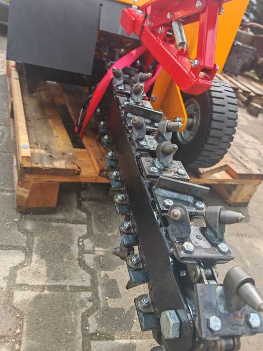 Laski TR60 utilaj de săpat şanţuri cu tracţiune hidraulică