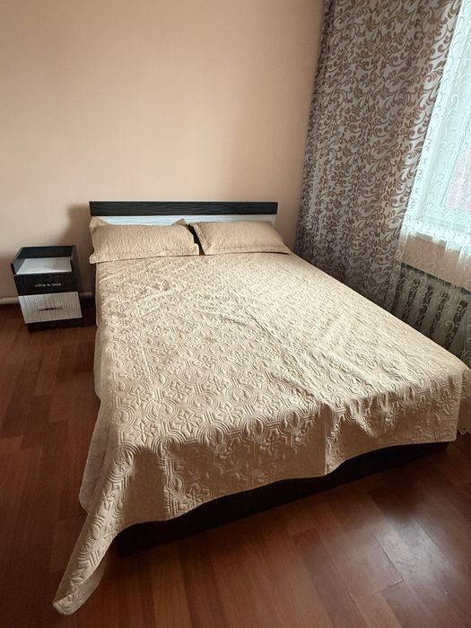 Две 2х спальные кровати и шторы