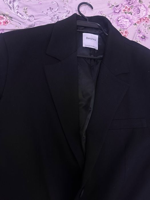 Черно сако Bershka (размер XS-S) – отлично състояние