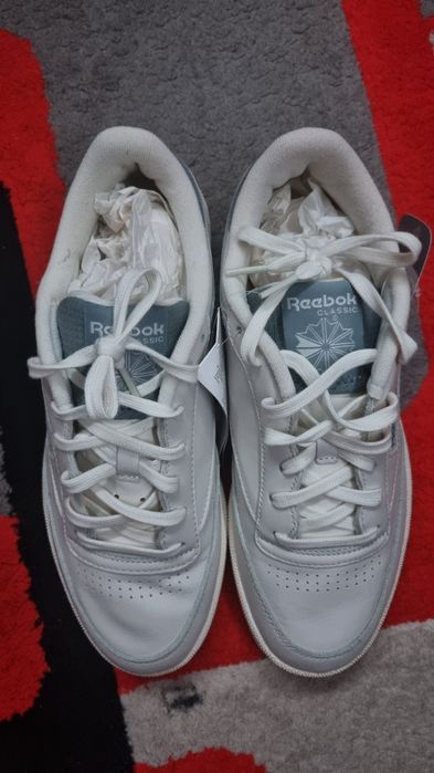 Vând papuci Rebook Club C 85, model clasic