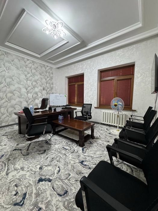 8 sotoxli uchastka sotiladi. Roxat krugga 50 metr. yol yuzida fasad 30