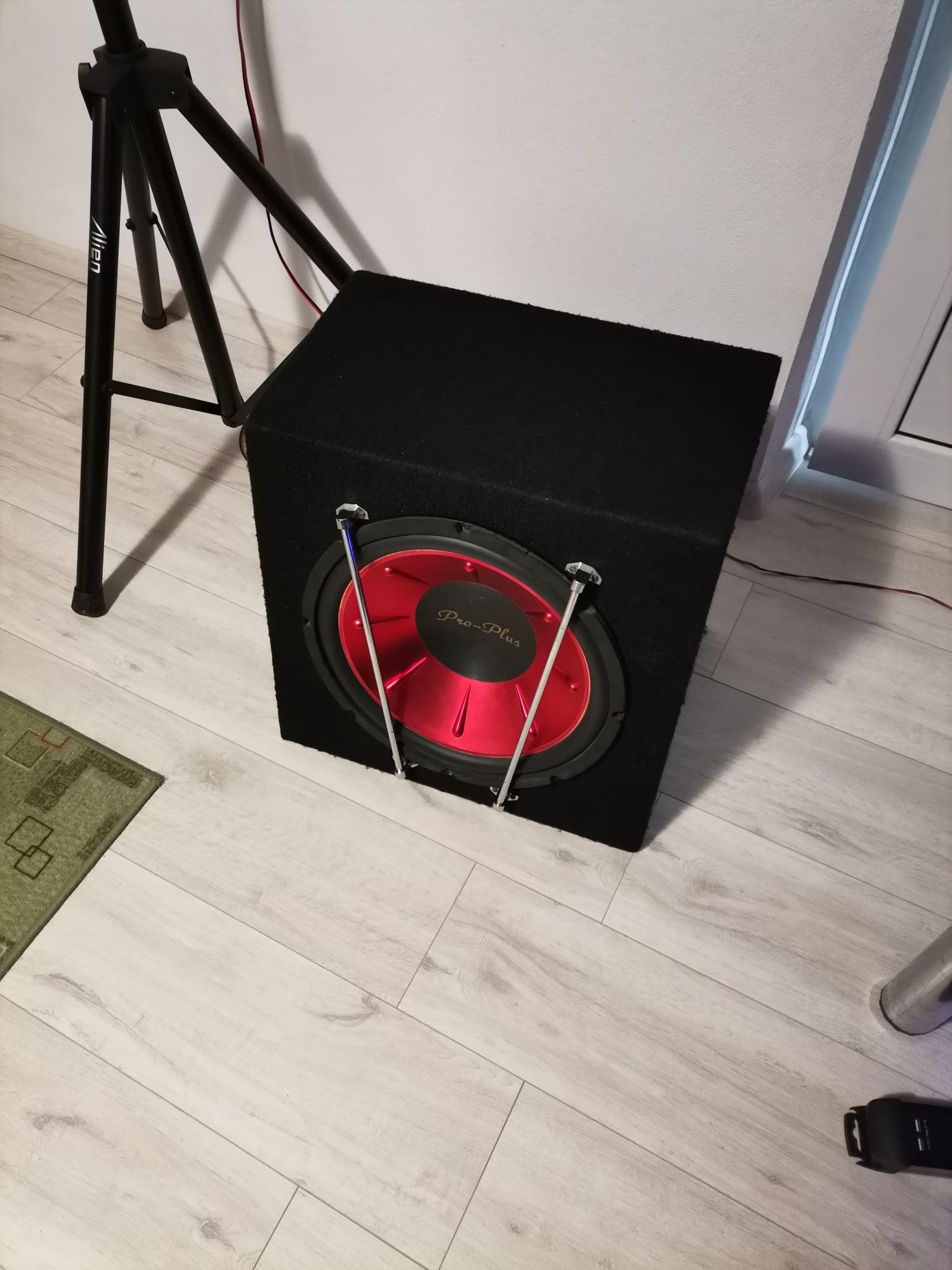 Vând subwoofer pasiv.