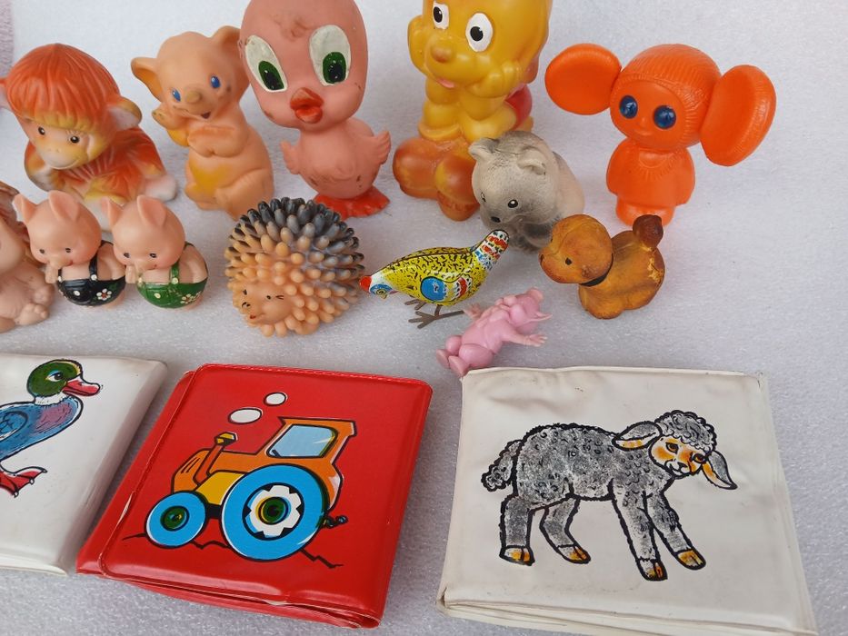 Играчки от Соц-а