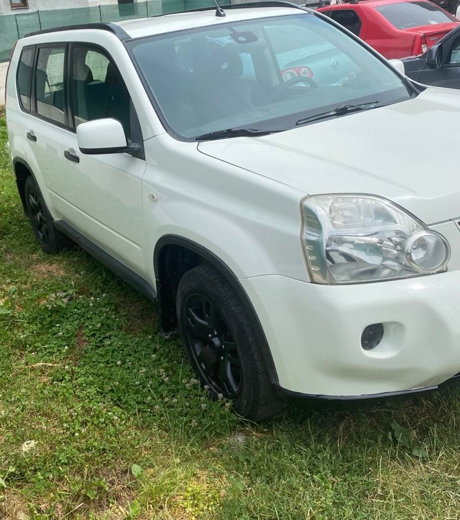 Nissan X-Trail 2010 SUV