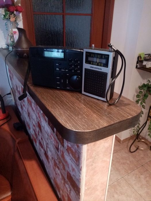 Vind radio 3 buc  sony universal  și digital