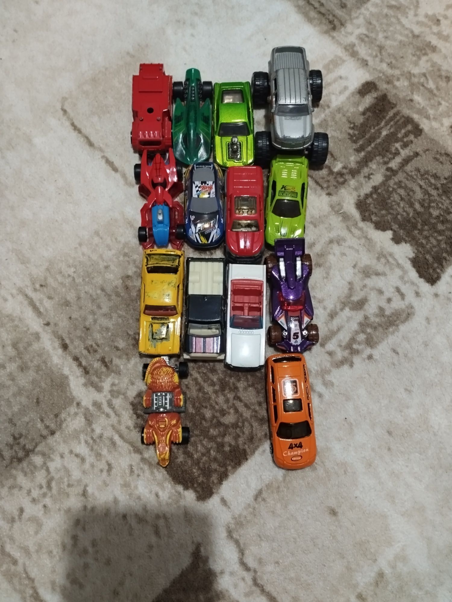 Колички на HotWheels