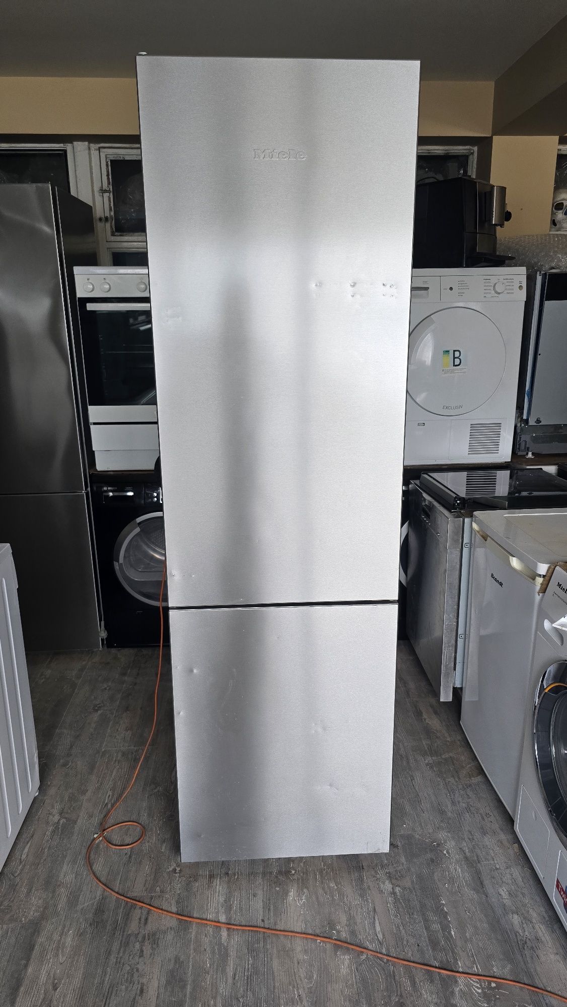 Хладилник с фризер Miele 2m