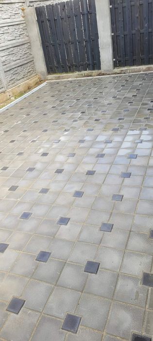 Fabrica de pavaje si pavele model 40x40 Striat de la 39lei mp Montaj