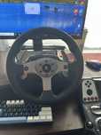 СПЕШНО ПРОДАВАМ logitech g25 с педали и shifter