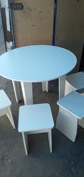 кухонный круглый стол 4 табурета