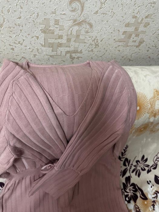 Платье нежно розовое