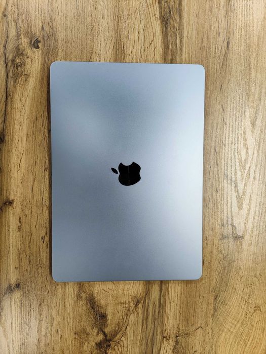 MacBook Air 15-inch M3  8/512 Silver