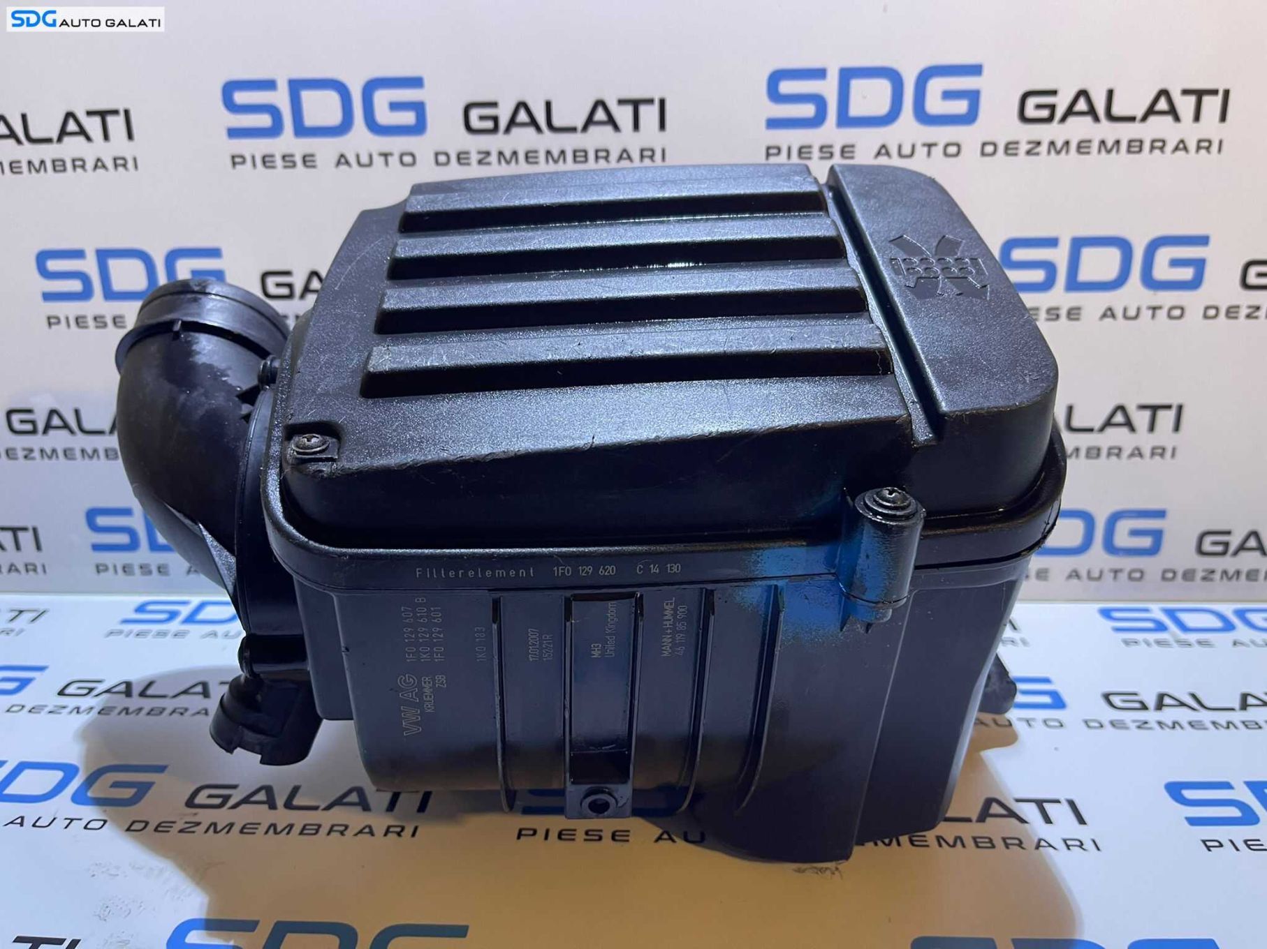 Carcasa Filtru Aer Completa cu Tub Admisie Aer Skoda Octavia 2 1.6 FSI BGU BSE BSF CCSA 2004 - 2013 Cod 1F0129620 1F0129607 1K0129610B 1F0129601