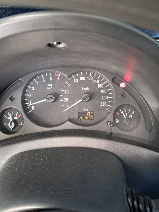 Opel Corsa 1350€