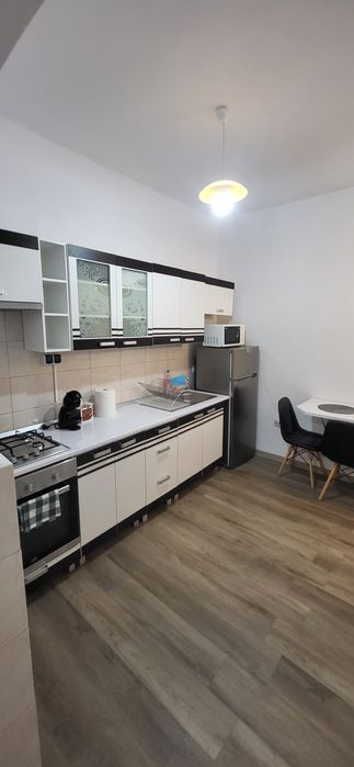 Inchiriez Garsionera semicentral
