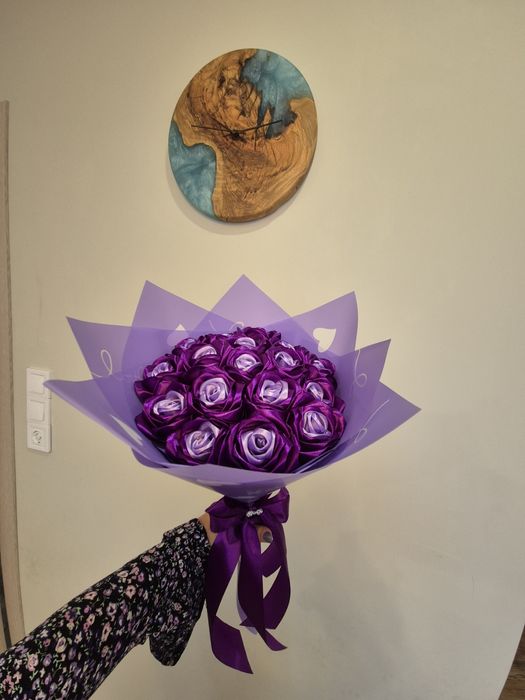 Букет от сатенени рози