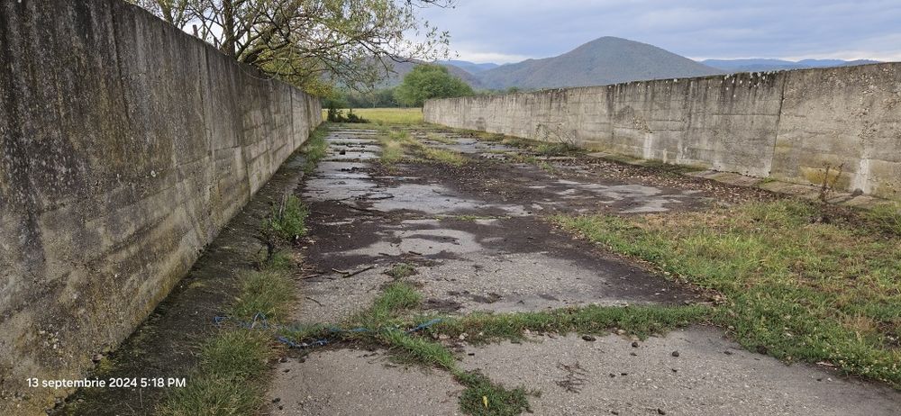 OCAZIE UNICA ! Vand 4500 mp teren - platforma betonata !