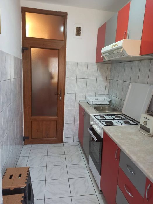 Apart.1 Camera Ultracentral Mazepa 1 Școala 28 Bloc Salcia 2 etaj 4/4