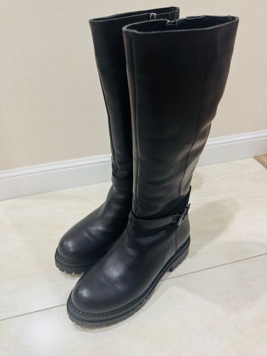 Зимние женские сапоги