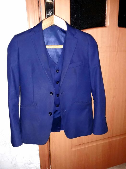 Школьный пиджак,жилетка размер 32