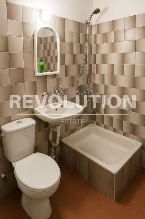 Дава се под наем Двустаен апартамент в Варна, Център - 50 кв.м за 325 € - Снимка #4