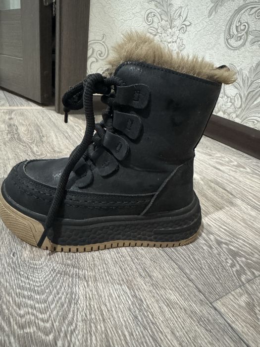 Продам детские зимние сапоги 29 размер