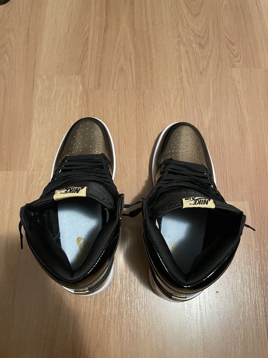 Air Jordan 1 high Gold Toe