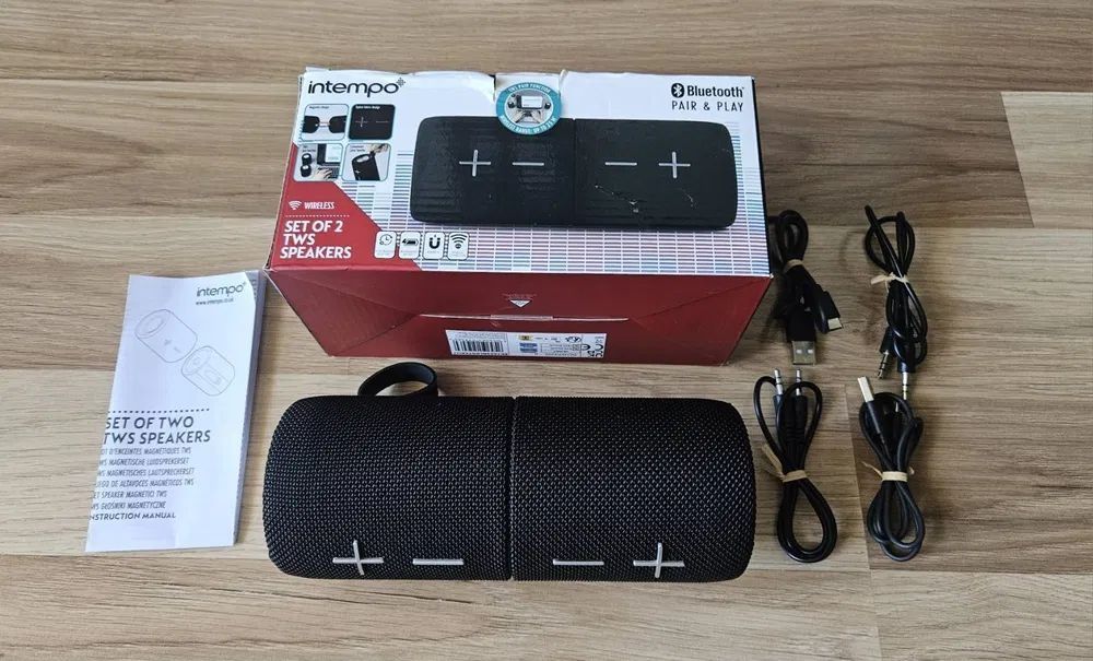 2 бр. Bluetooth високоговорителите Intempo TWS с магнит.