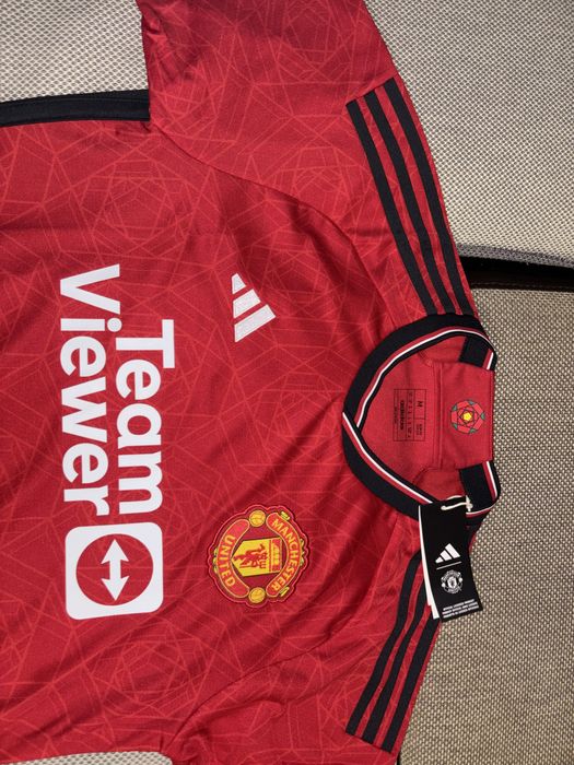 Нова футболна тениска на Manchester Unated