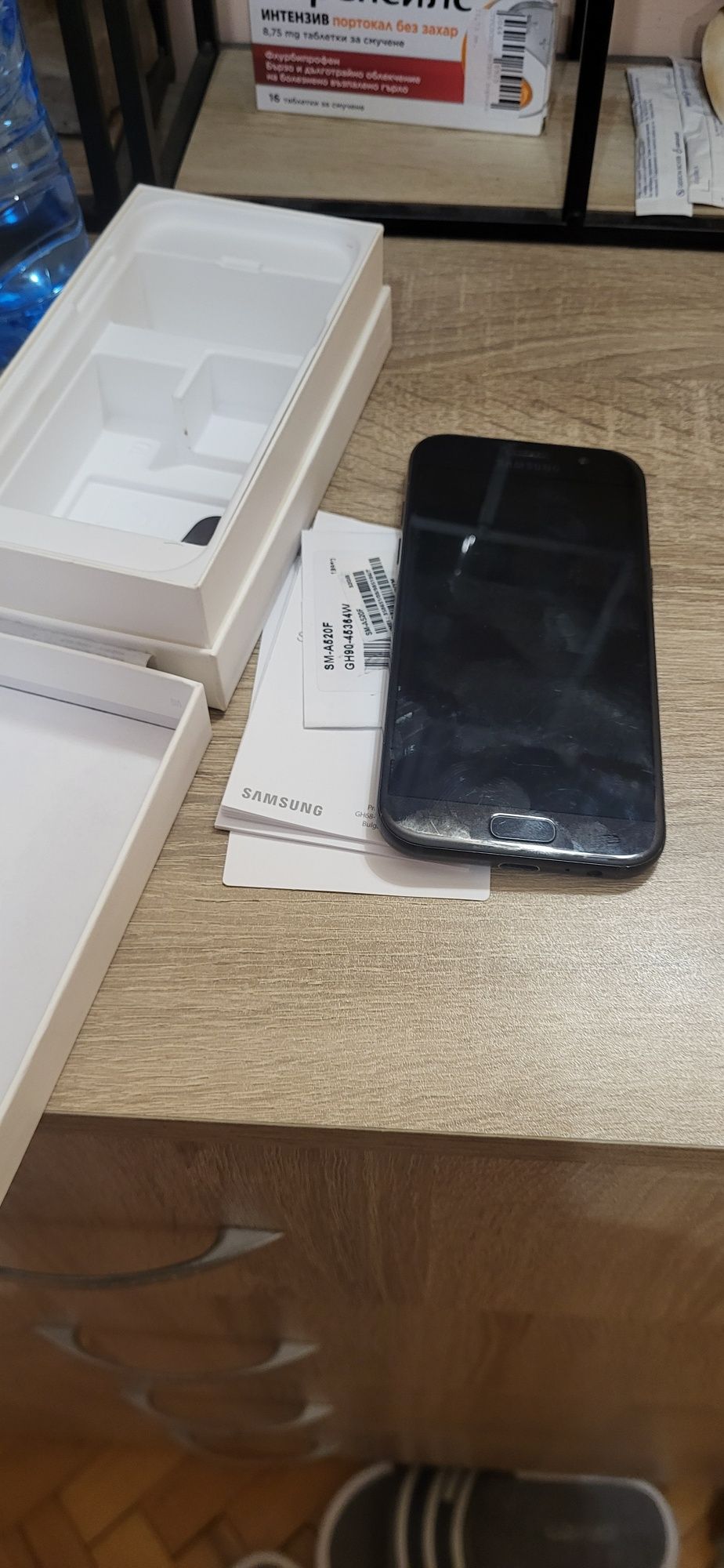 Продавам Самсунг А5 2017г модел
